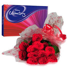 Bouquet of 6 roses with assorted chocolates